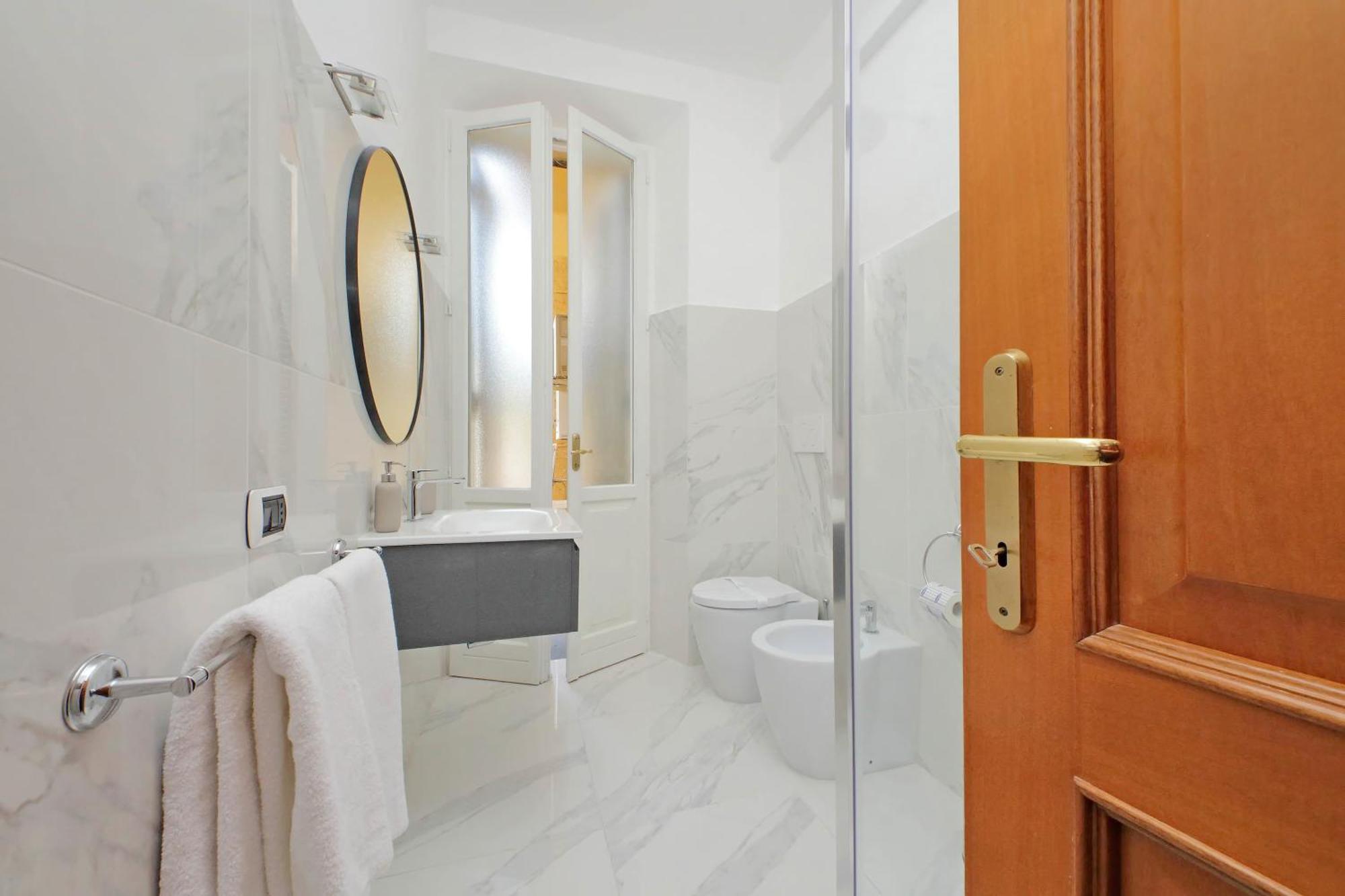 Ych-Comfortable 2 Bedrooms Flat Near Colosseum Rome Luaran gambar